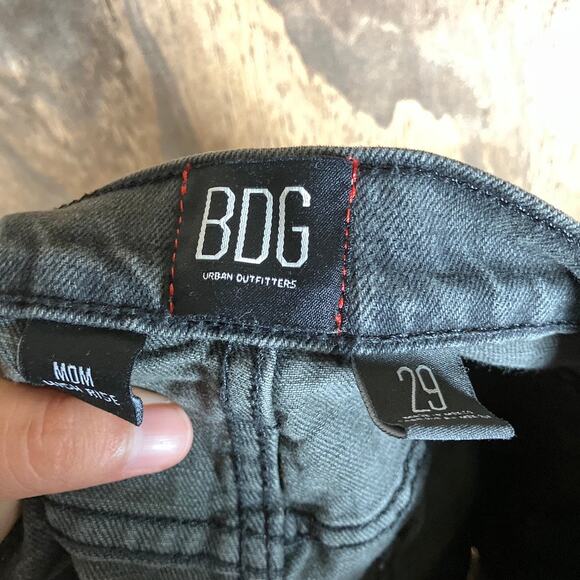 BDG Womens Shorts Black Denim Mom High Rise Cuffed Button Fly Stretch 29 - Picture 4 of 10